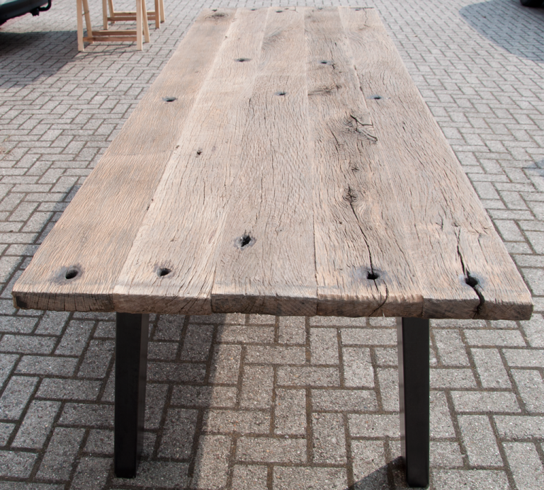 Geborsteld, geschuurd, rood hardhouten wagonplanken 283 x 92 x 3,5 cm